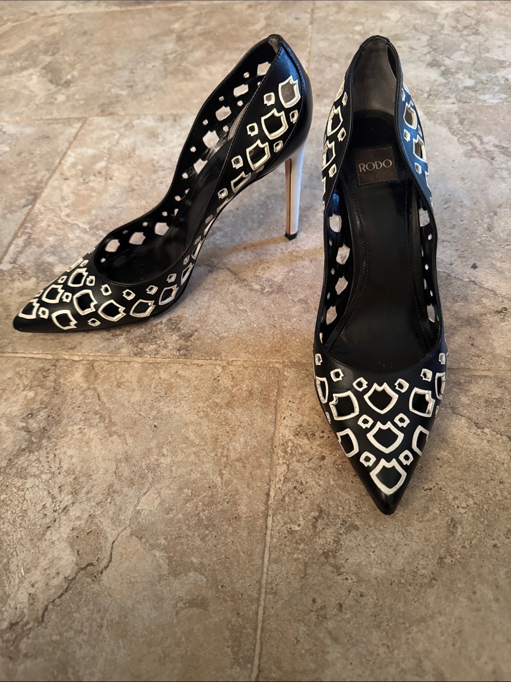 RODO Italy Black White Geometric Cutout Pointed Toe Heels Pumps stiletto EU 38.5
